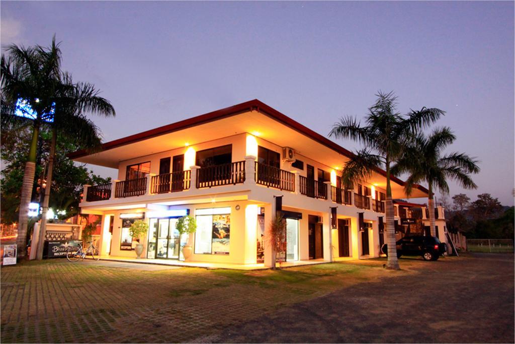 Blue Palm Hotel Jacó Buitenkant foto
